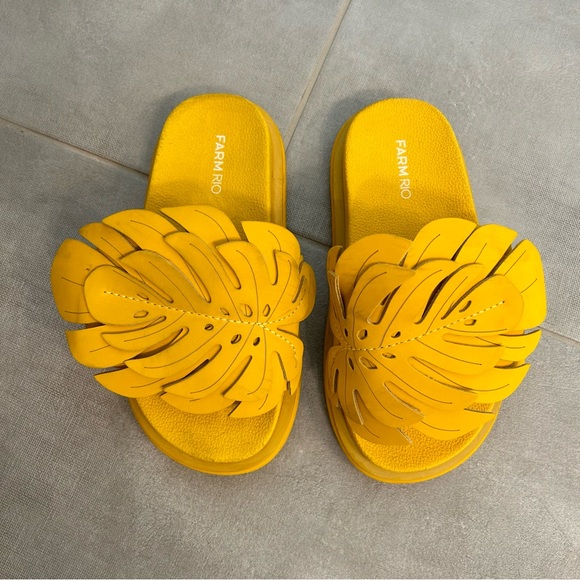 Farm Rio Sandals - Picture 3 of 4